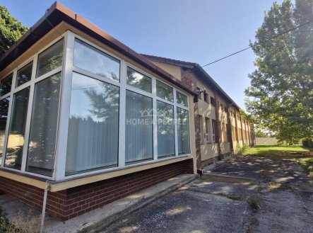 Prodej komerčního objektu, průmyslový areál, 8 554 m²