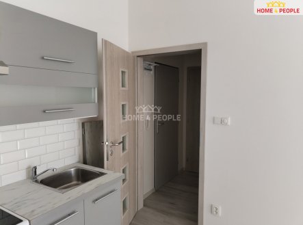 Pronájem bytu, 1+kk, 37 m²