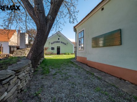 Prodej jiné komerční nemovitosti, 1 100 m²