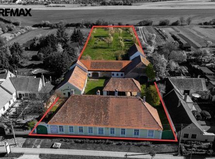 Prodej hotel, 1 100 m² obrázek