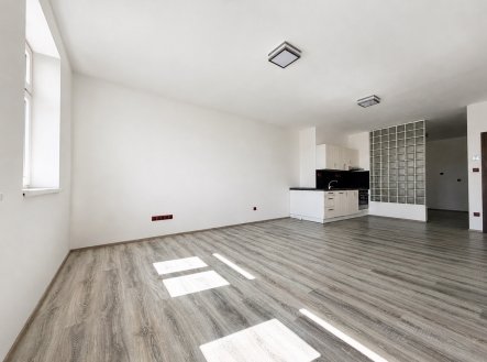 Pronájem bytu, 2+kk, 43 m²