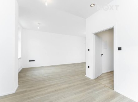 Pronájem bytu, 1+kk, 35 m²