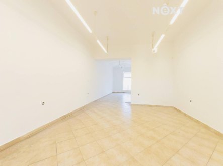 Pronájem komerčního objektu, obchodní centrum, 200 m²