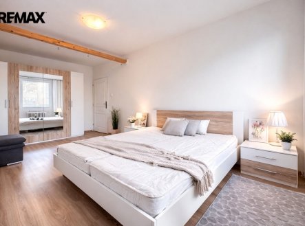 Pronájem bytu, 4+kk, 107 m²