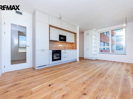 Pronájem bytu, 1+kk, 37 m² obrázek