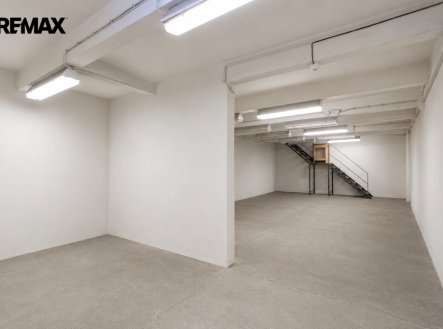 Pronájem skladu, 140 m²