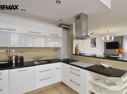 Pronájem bytu, 3+kk, 100 m²