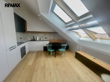 Pronájem bytu, 1+kk, 30 m²