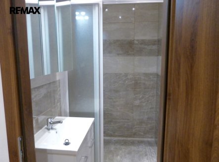 Pronájem bytu, 1+kk, 33 m²