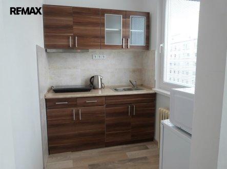 Pronájem bytu, 1+kk, 33 m²
