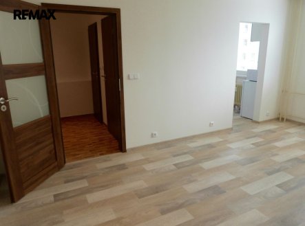 Pronájem bytu, 1+kk, 33 m²