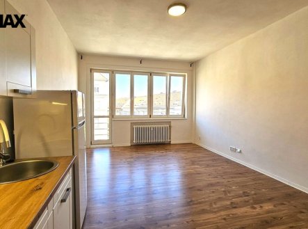 Pronájem bytu, 1+kk, 37 m²