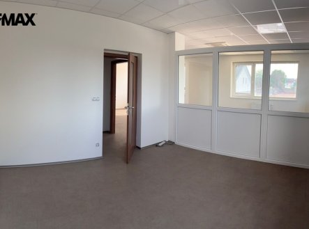 Pronájem kanceláře, 80 m²