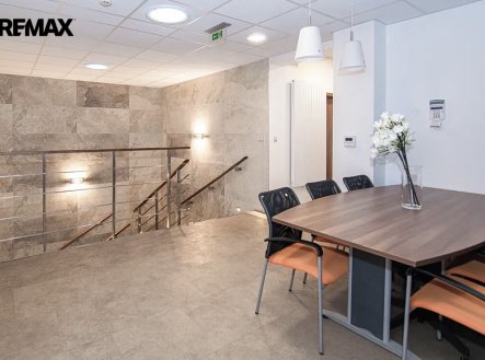 Pronájem kanceláře, 80 m²