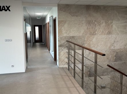 Pronájem kanceláře, 80 m²