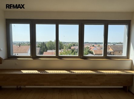 Pronájem bytu, 3+kk, 73 m²