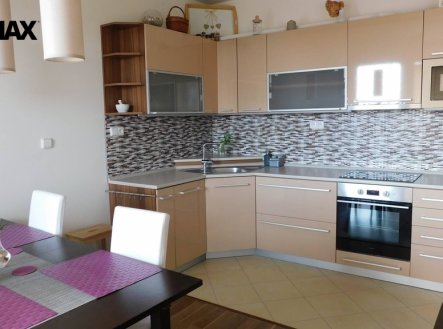 Pronájem bytu, 2+kk, 64 m²