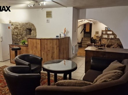 Pronájem obchodní prostory, 82 m²