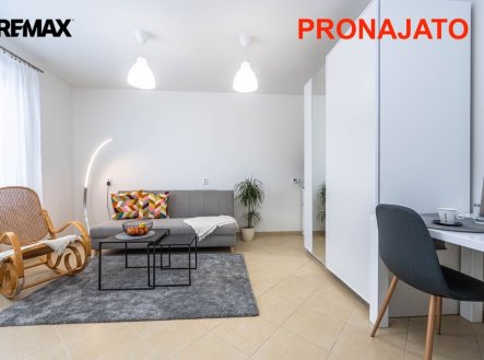 Pronájem bytu, 1+kk, 24 m² obrázek