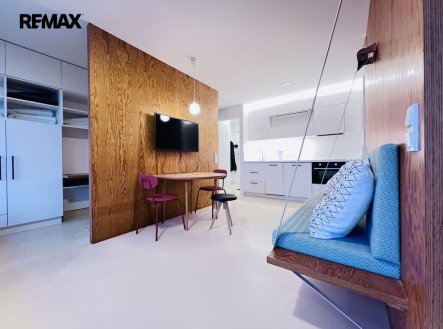 Pronájem bytu, 1+kk, 38 m² obrázek