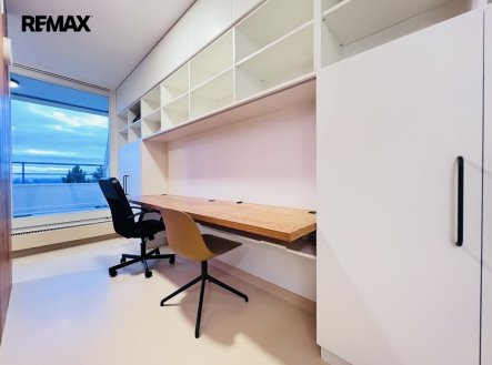 Pronájem bytu, 1+kk, 38 m²