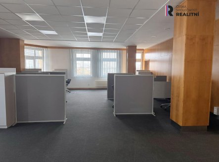 Pronájem kanceláře, 411 m²