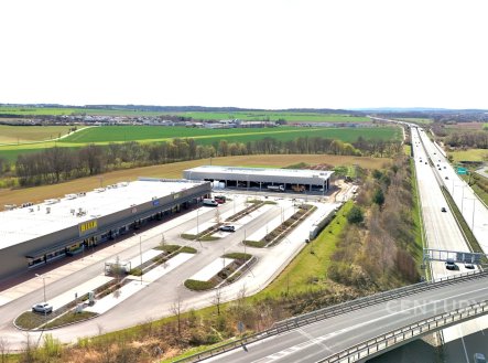Pronájem obchodní prostory, 450 m²