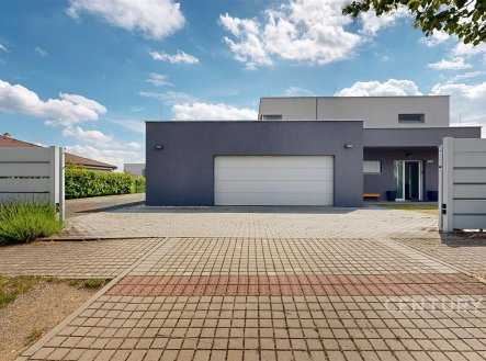 Prodej kanceláře, 240 m²