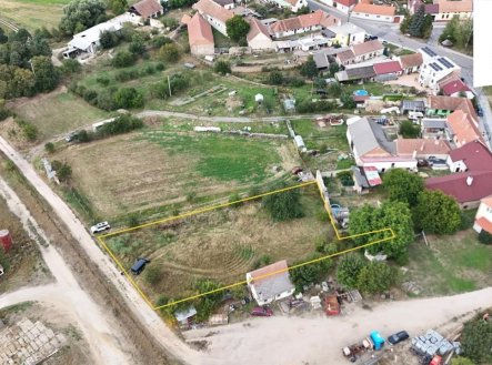 Prodej pozemku pro bydlení, 1 858 m²
