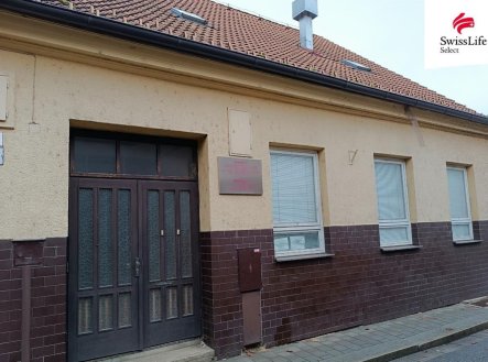 Pronájem obchodní prostory, 768 m²