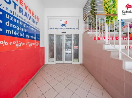 Pronájem obchodní prostory, 523 m²