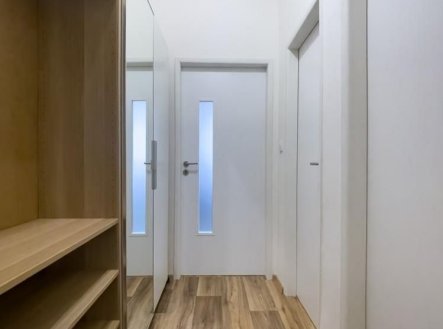 Pronájem bytu, 1+1, 37 m²