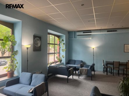 Pronájem obchodní prostory, 100 m²