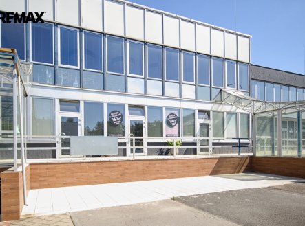 Pronájem obchodní prostory, 160 m²