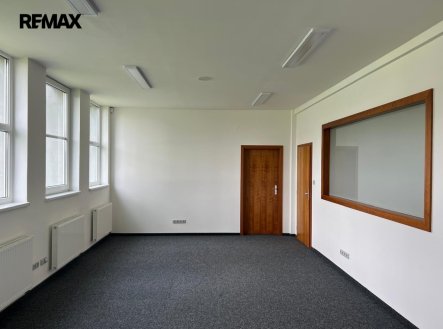 Pronájem obchodní prostory, 34 m²