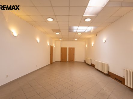 Pronájem obchodní prostory, 120 m²
