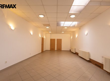 Pronájem obchodní prostory, 120 m²