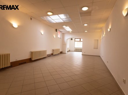Pronájem obchodní prostory, 120 m²