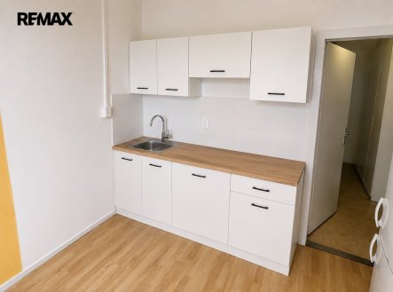 Pronájem bytu, 1+kk, 30 m²