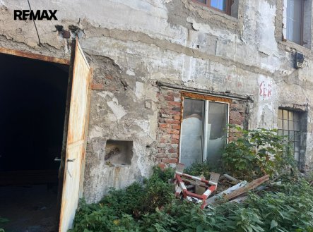 Pronájem obchodní prostory, 150 m²