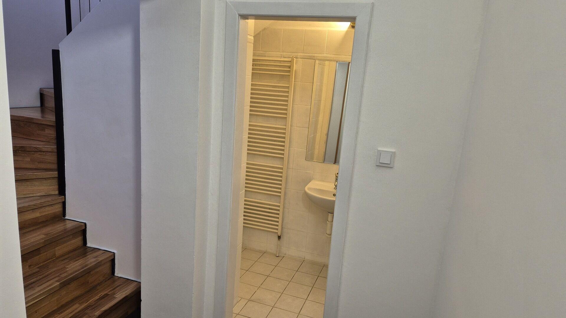 Pronájem mezonetového bytu u Stromovky po kompletní rekonstrukci