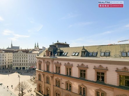Pronájem kanceláře, 198 m²
