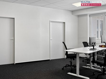 Pronájem kanceláře, 92 m²