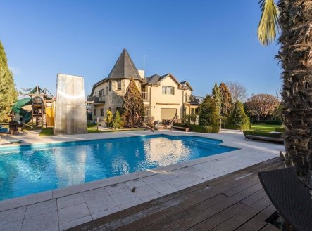 Prodej domu/vily, 700 m²