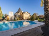 Prodej domu/vily, 700 m²