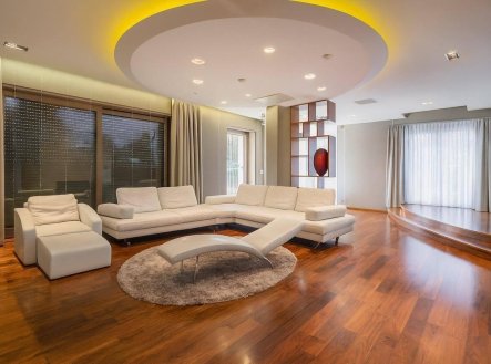 Prodej domu/vily, 700 m²