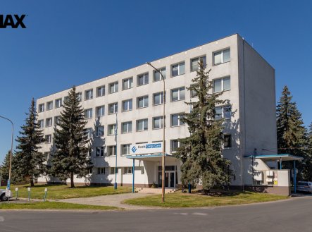 Pronájem kanceláře, 350 m²
