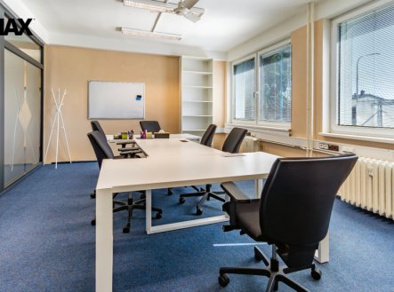 Pronájem kanceláře, 350 m²