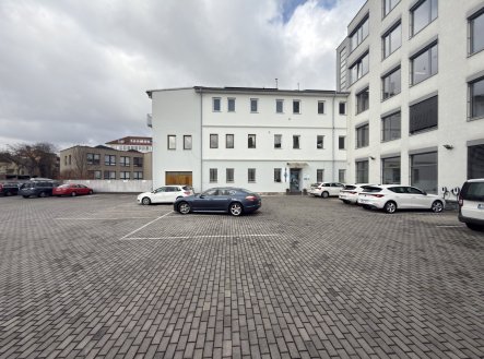 Pronájem kanceláře, 338 m²