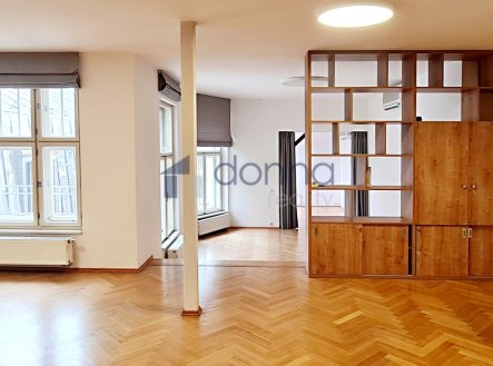 Pronájem kanceláře, 203 m²
